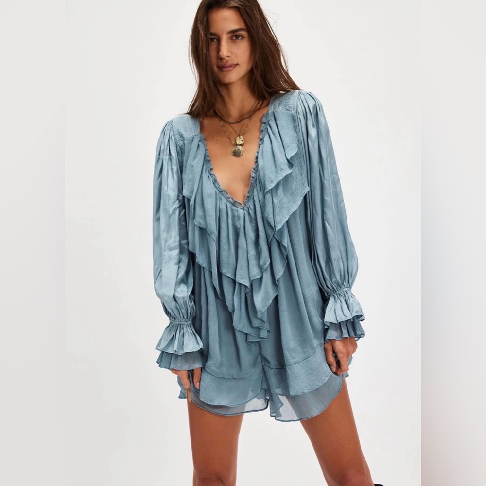 FREE PEOPLE 
Prairie Dust Romper - Dusty Blue
Size : XS - Relaxed Fit - NEW